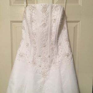 David bridal wedding dress
